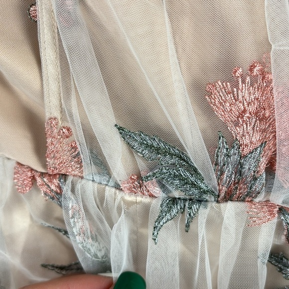 NWT Avec Les Filles Maxi Embroidered Gown - Picture 3 of 10